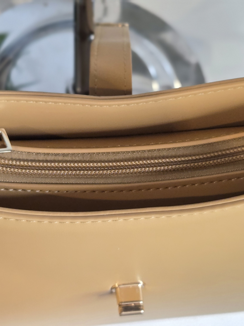 Miztique Tan Shoulder Bag with Front Strap - Picture 10 of 14